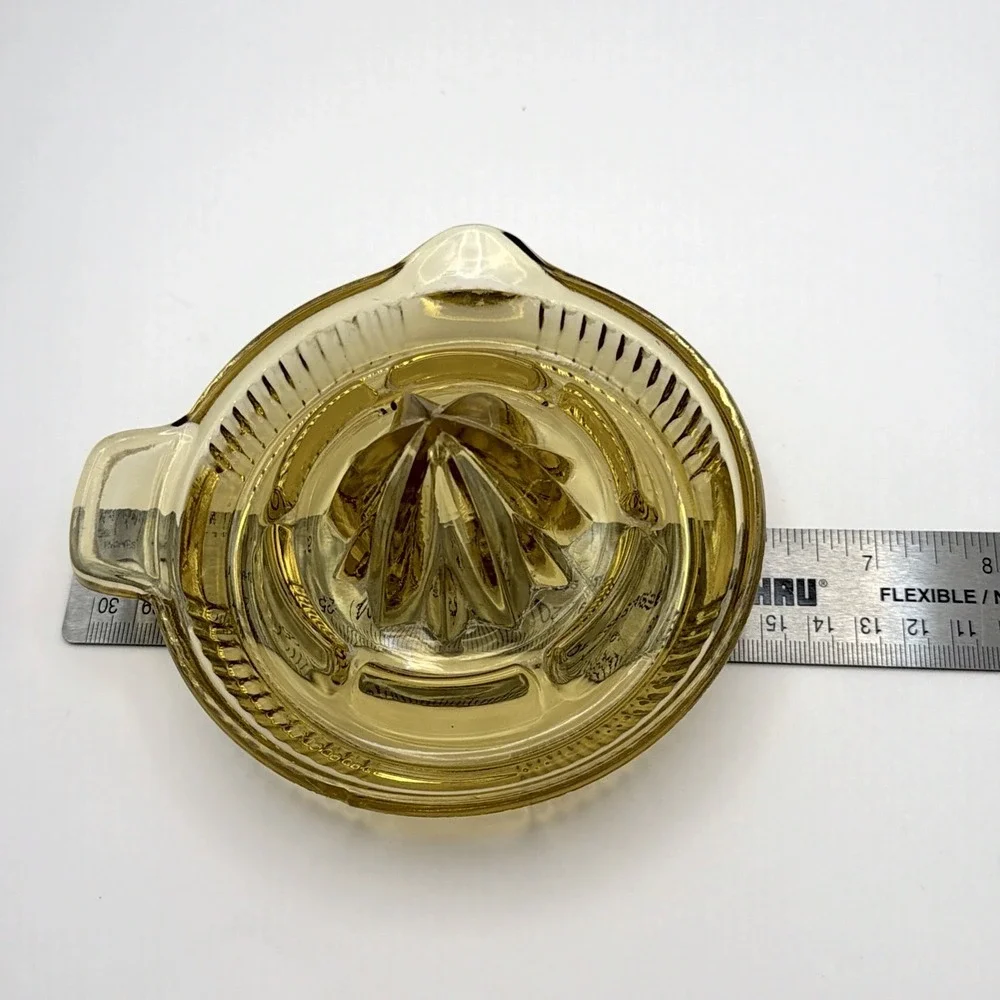 VTG Amber Glass Citrus Juicer Reamer With Pour Spout And Loop Handle